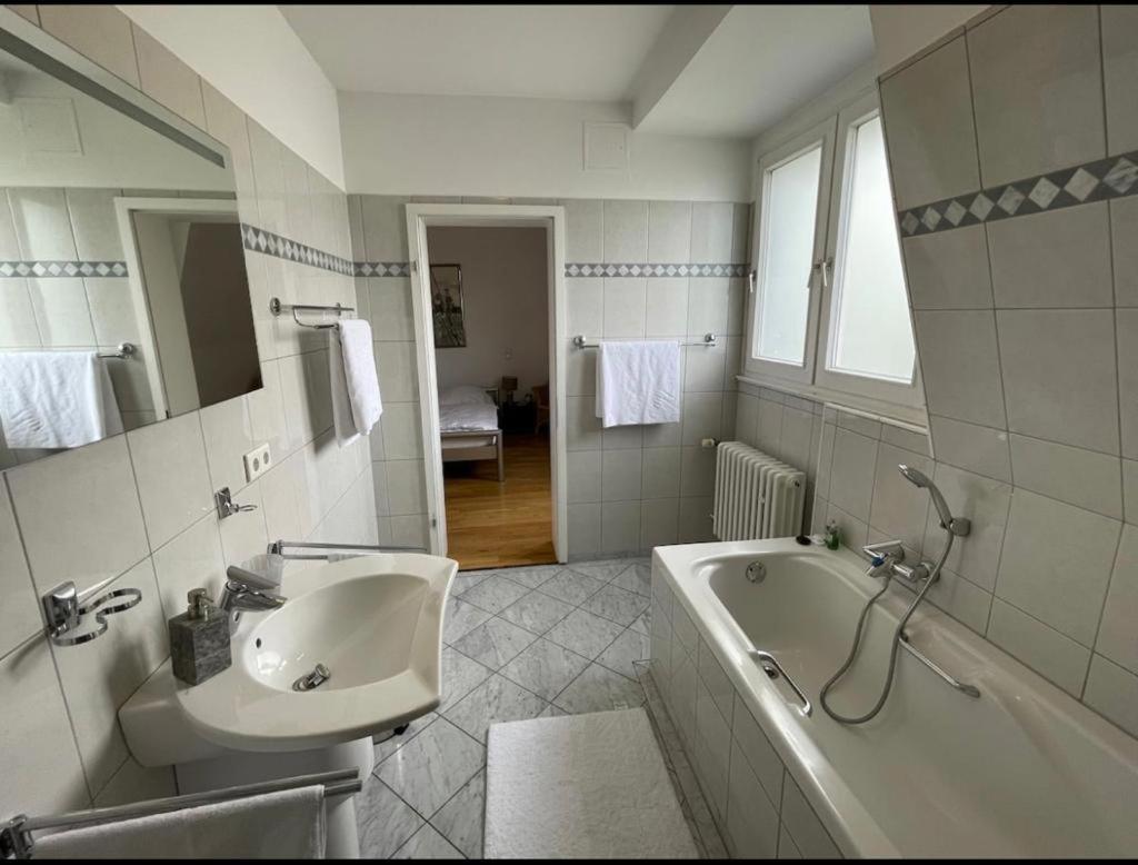 דירות דיסלדורף Luxury Rooftop Loft With River View 10Min To City מראה חיצוני תמונה